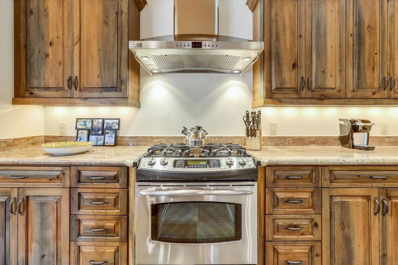 Kitchen - Shock Hill Retreat - Breckenridge Vacation Rental Kitchen - Shock Hill Retreat - Breckenridge Vacation Rental