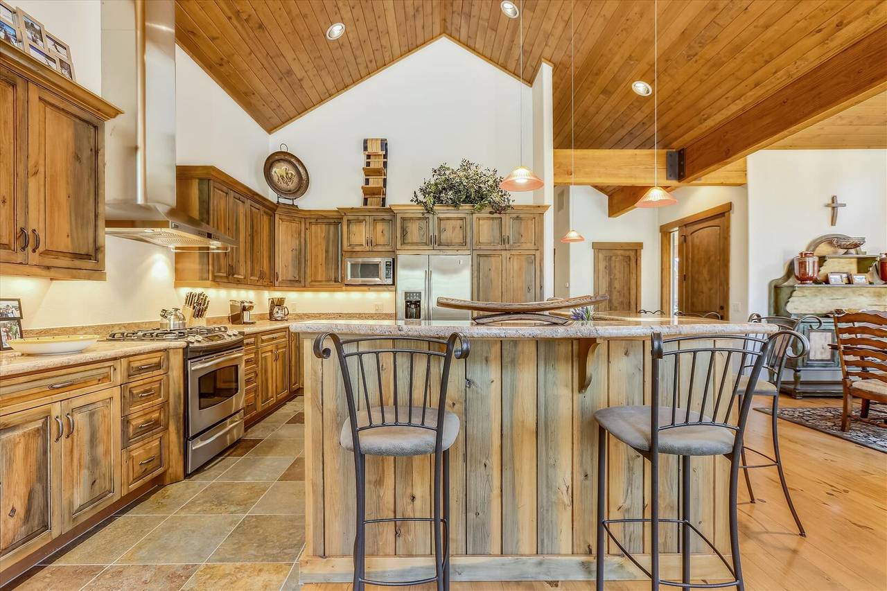 Kitchen - Shock Hill Retreat - Breckenridge Vacation Rental Kitchen - Shock Hill Retreat - Breckenridge Vacation Rental