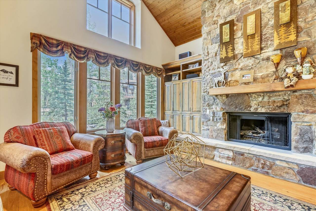 Living Area - Shock Hill Retreat - Breckenridge Vacation Rental Living Area - Shock Hill Retreat - Breckenridge Vacation Rental