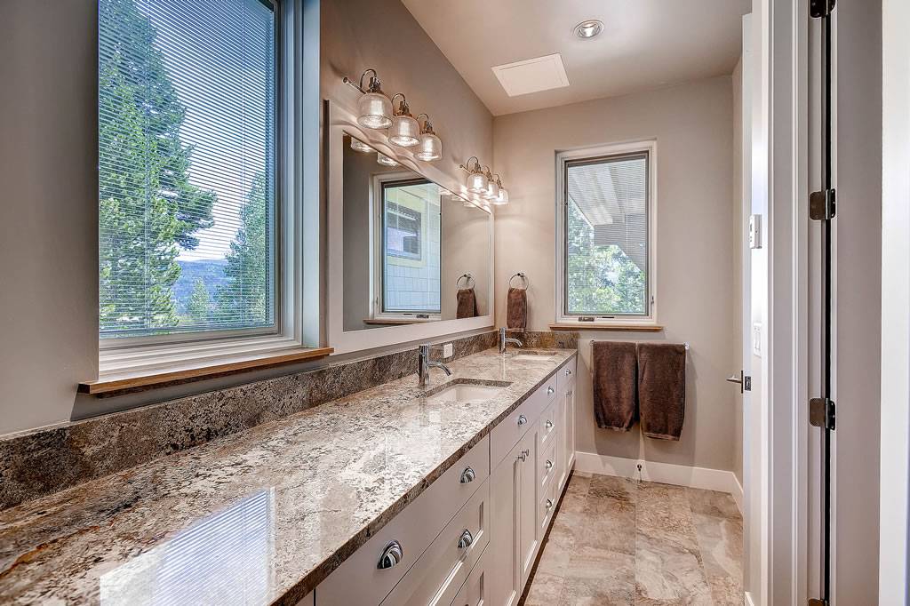 Bathroom, Sunrise Ski Haus, Breckenridge Vacation Rental Bathroom, Sunrise Ski Haus, Breckenridge Vacation Rental