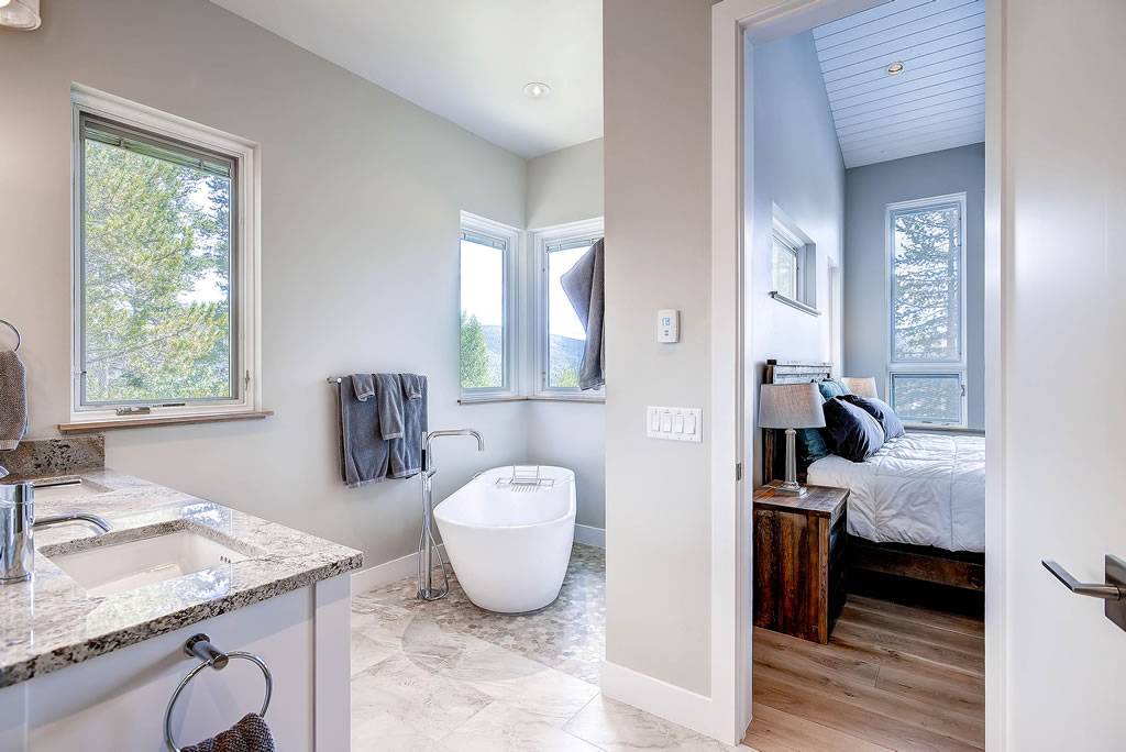 Bathroom, Sunrise Ski Haus, Breckenridge Vacation Rental Bathroom, Sunrise Ski Haus, Breckenridge Vacation Rental