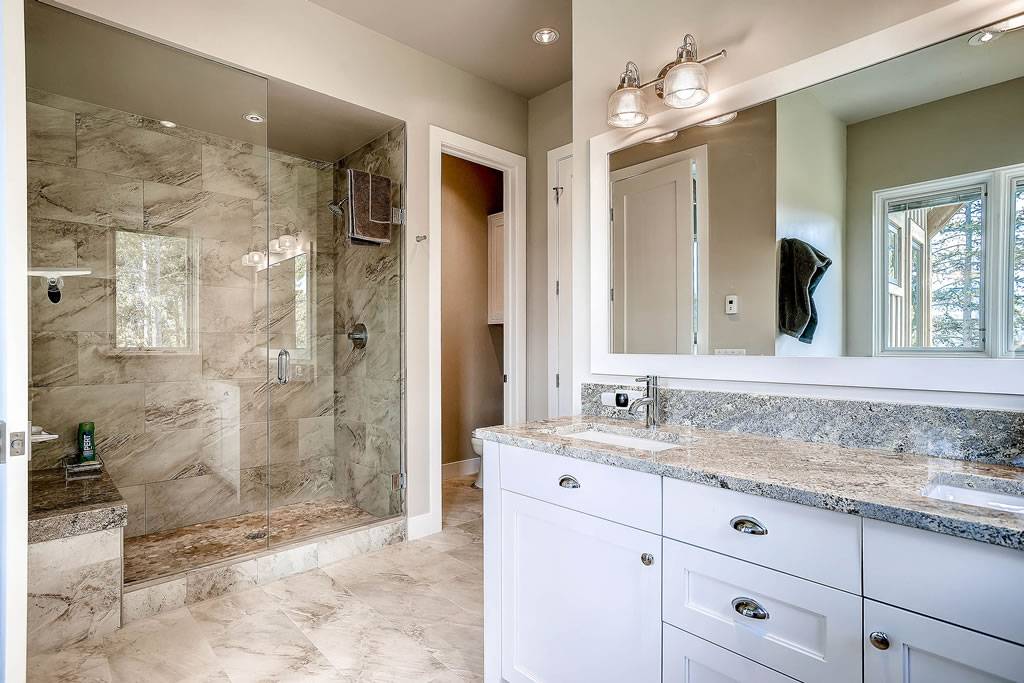 Bathroom, Sunrise Ski Haus, Breckenridge Vacation Rental Bathroom, Sunrise Ski Haus, Breckenridge Vacation Rental