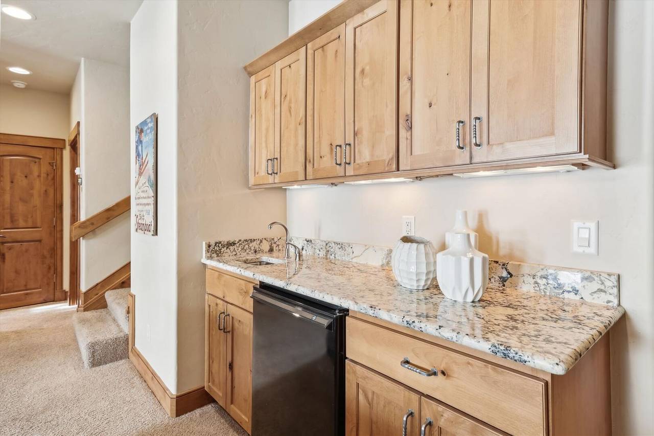 Bar, The Beaver Lodge at Breckenridge, Breckenridge Vacation Rental Bar, The Beaver Lodge at Breckenridge, Breckenridge Vacation Rental