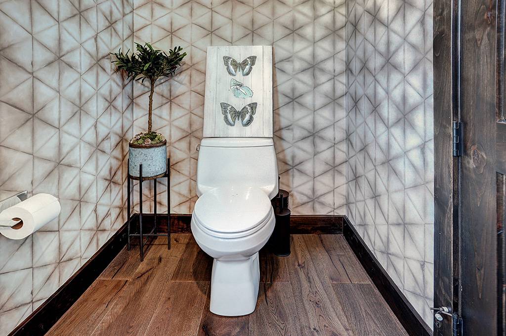 Half Bathroom, Wintours Leap, Breckenridge Vacation Rental Half Bathroom, Wintours Leap, Breckenridge Vacation Rental