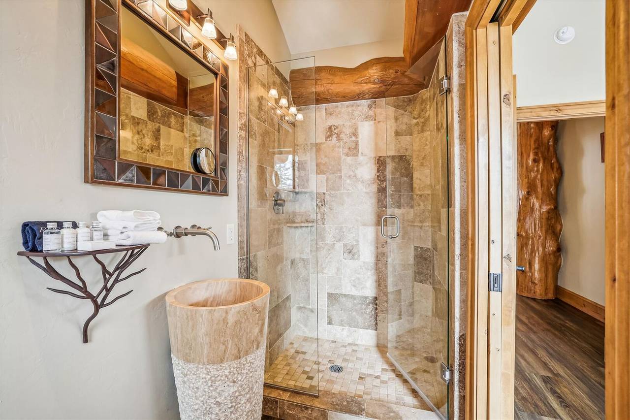 Bathroom - Clowsgill Holme Breckenridge Vacation Rental Bathroom - Clowsgill Holme Breckenridge Vacation Rental