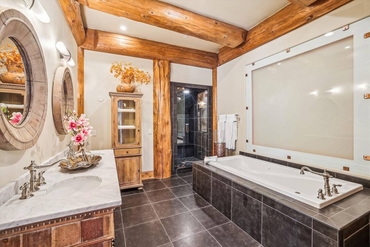 Bathroom - Clowsgill Holme Breckenridge Vacation Rental Bathroom - Clowsgill Holme Breckenridge Vacation Rental