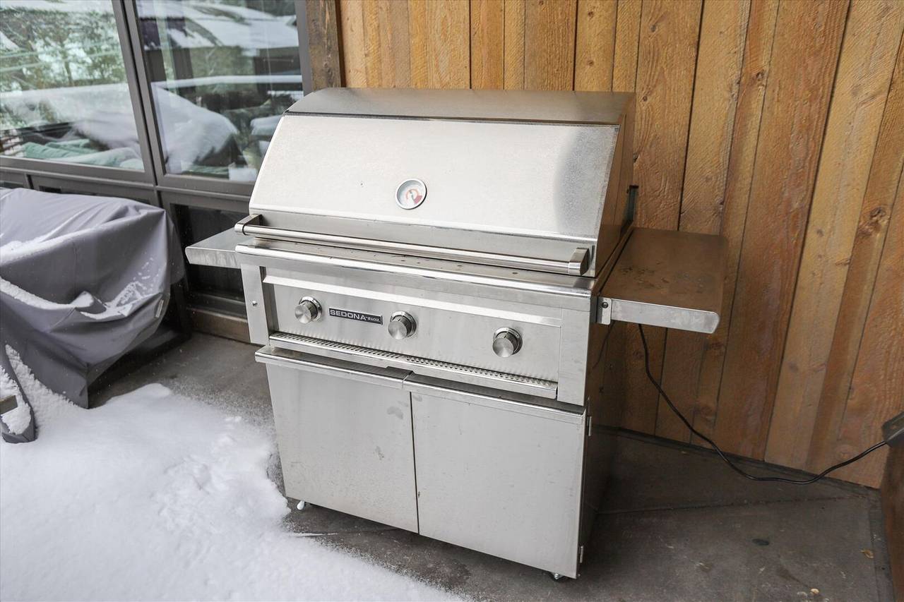 Deck - Falcon Haus - Breckenridge Vacation Rental Deck - Falcon Haus - Breckenridge Vacation Rental