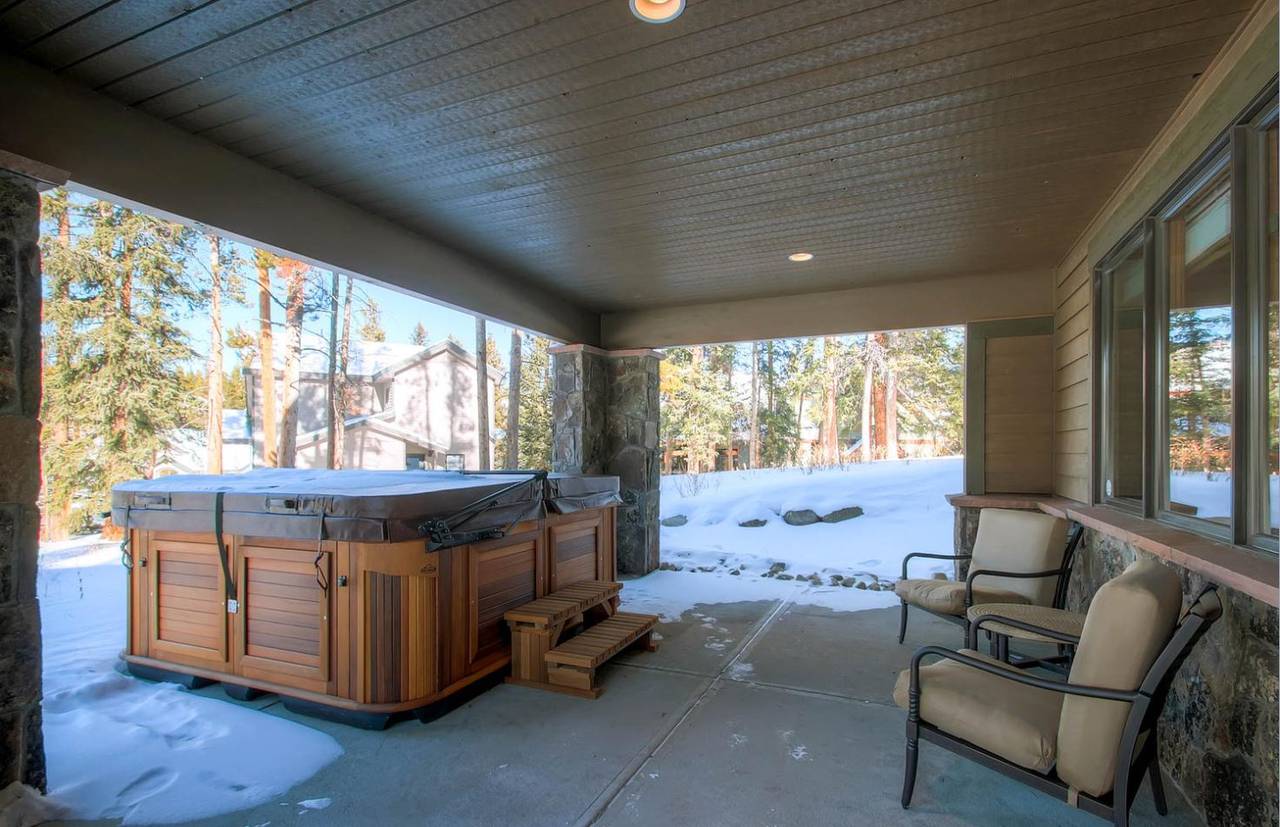 Hot Tub - Riverwood Retreat - Breckenridge Vacation Rental Hot Tub - Riverwood Retreat - Breckenridge Vacation Rental