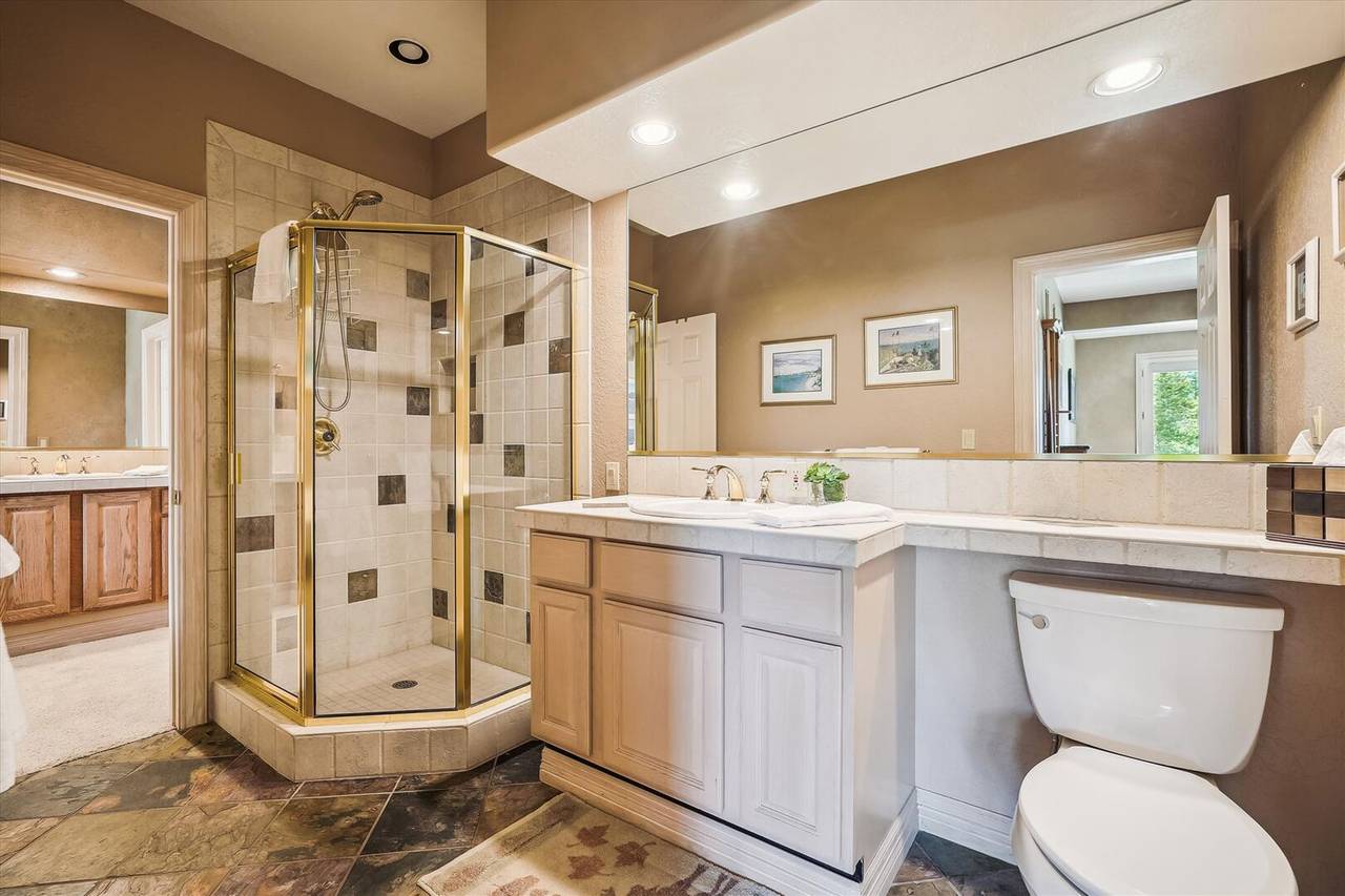 Bathroom - Rounds Retreat - Breckenridge Vacation Rental Bathroom - Rounds Retreat - Breckenridge Vacation Rental