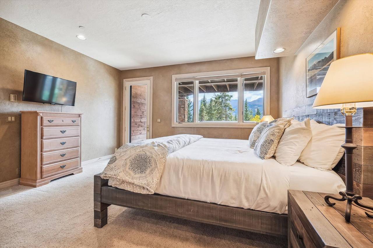 Bedroom - Rounds Retreat - Breckenridge Vacation Rental Bedroom - Rounds Retreat - Breckenridge Vacation Rental