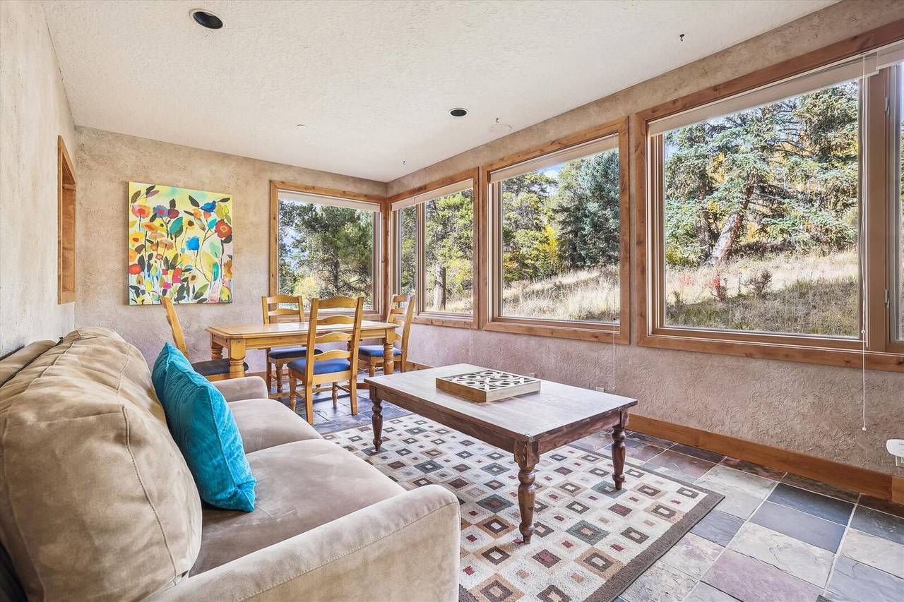 Living Area - Rounds Retreat - Breckenridge Vacation Rental Living Area - Rounds Retreat - Breckenridge Vacation Rental