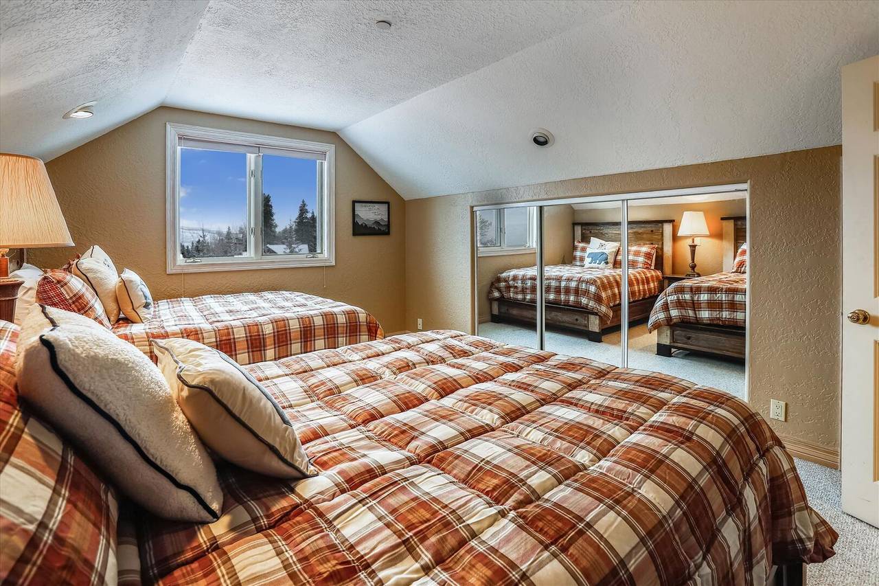 Bedroom - Rounds Retreat - Breckenridge Vacation Rental Bedroom - Rounds Retreat - Breckenridge Vacation Rental