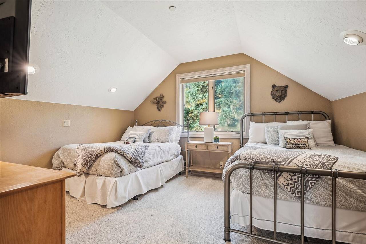 Bedroom - Rounds Retreat - Breckenridge Vacation Rental Bedroom - Rounds Retreat - Breckenridge Vacation Rental