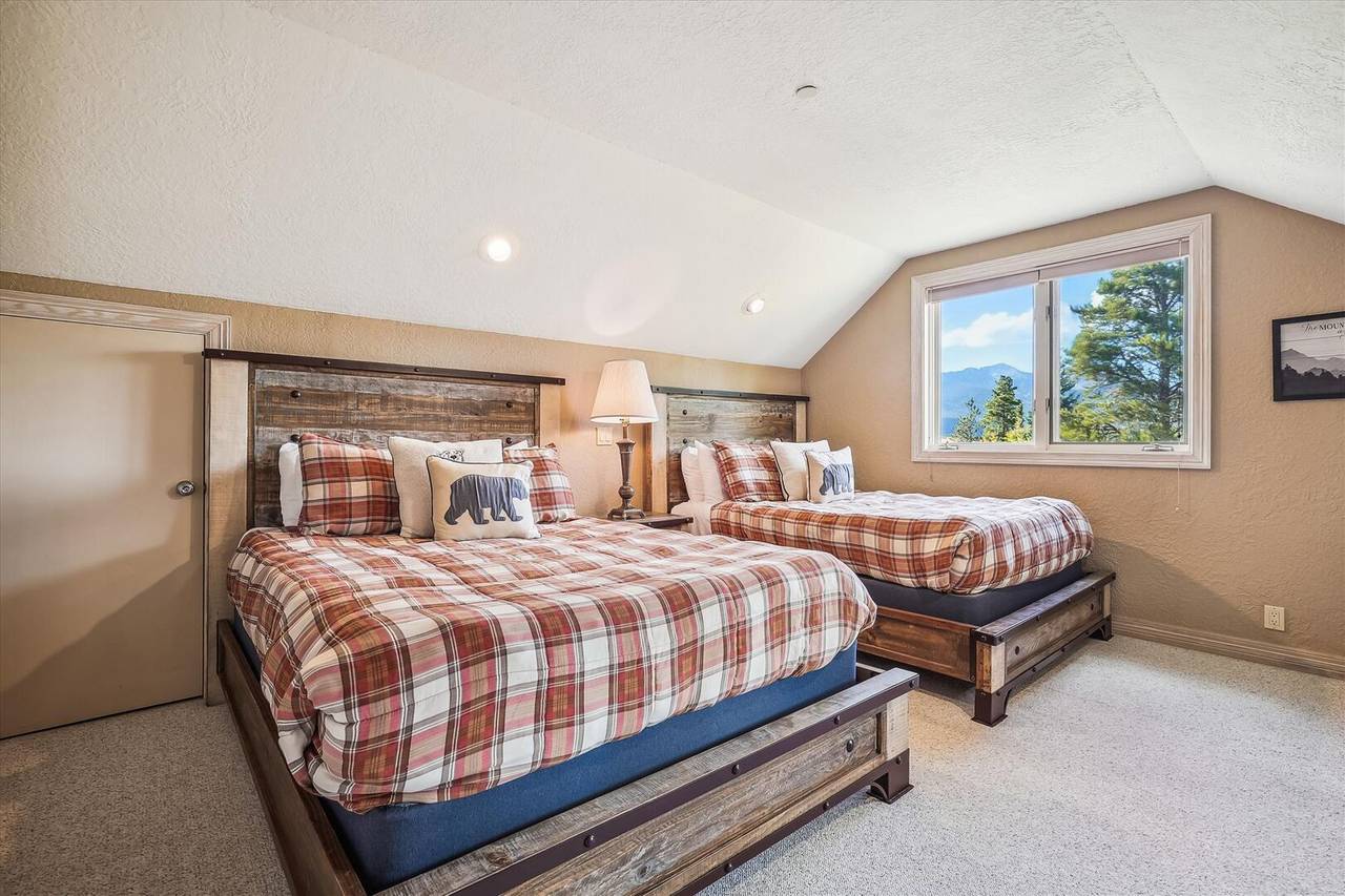 Bedroom - Rounds Retreat - Breckenridge Vacation Rental Bedroom - Rounds Retreat - Breckenridge Vacation Rental