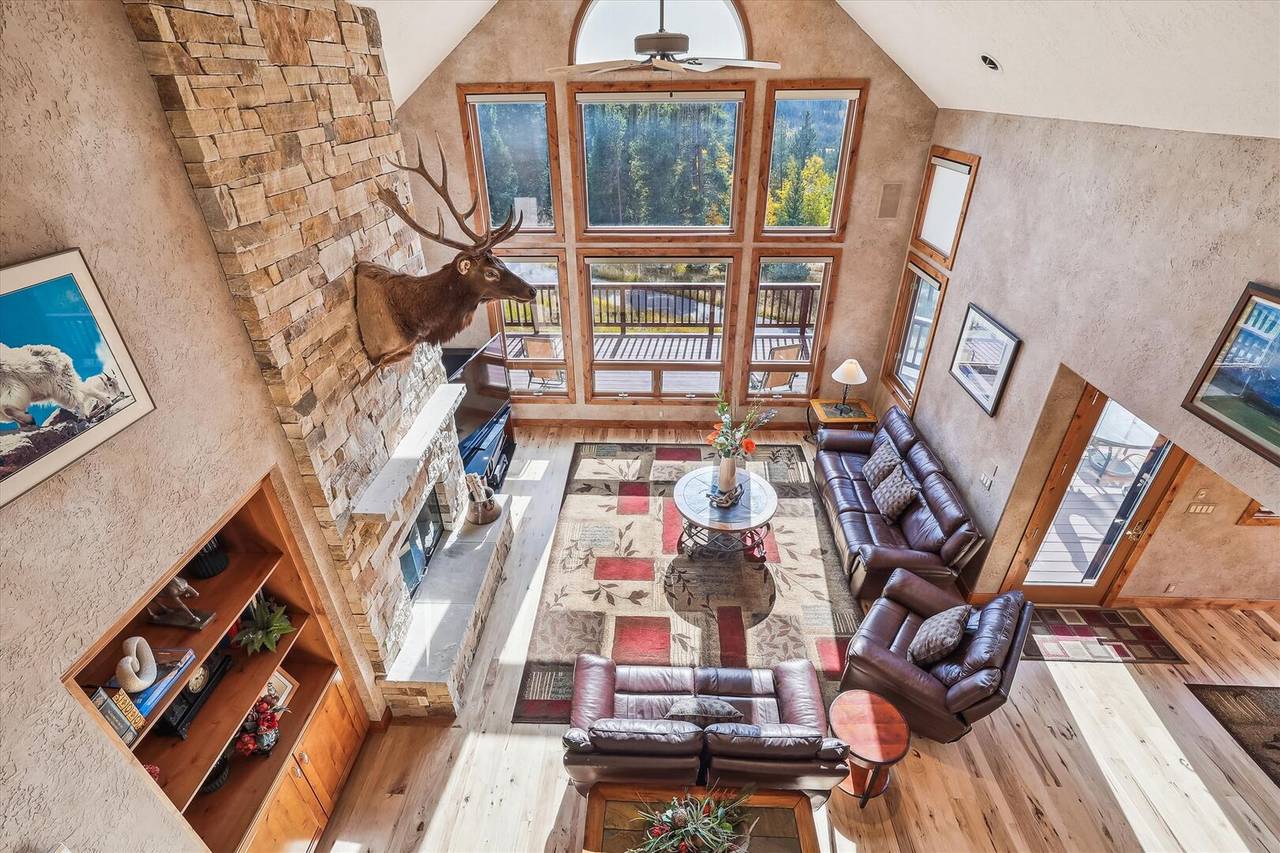 Living Area - Rounds Retreat - Breckenridge Vacation Rental Living Area - Rounds Retreat - Breckenridge Vacation Rental