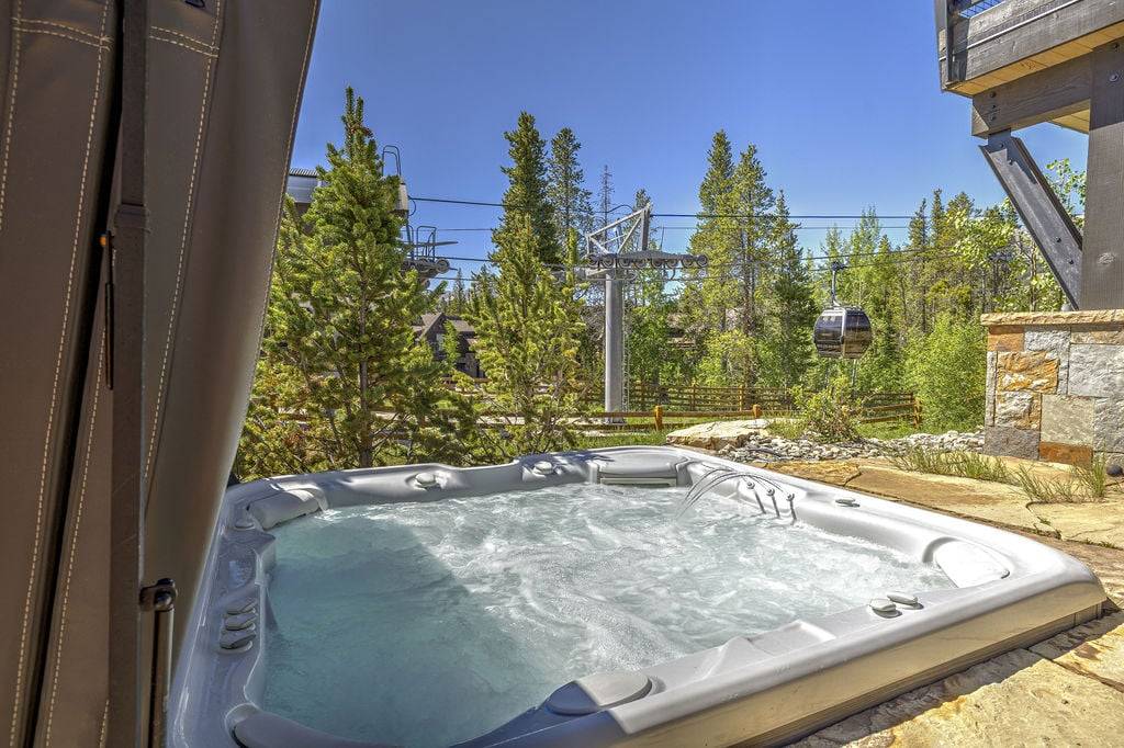 Hot Tub - Falcon Haus - Breckenridge Vacation Rental Hot Tub - Falcon Haus - Breckenridge Vacation Rental