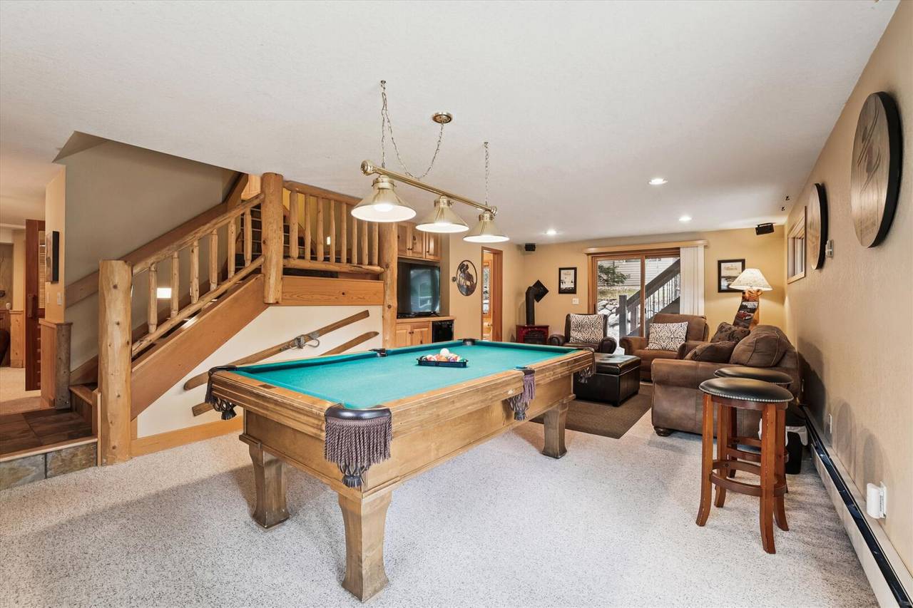 Pool Table - Thin Air Inn - Breckenridge Vacation Rental Pool Table - Thin Air Inn - Breckenridge Vacation Rental