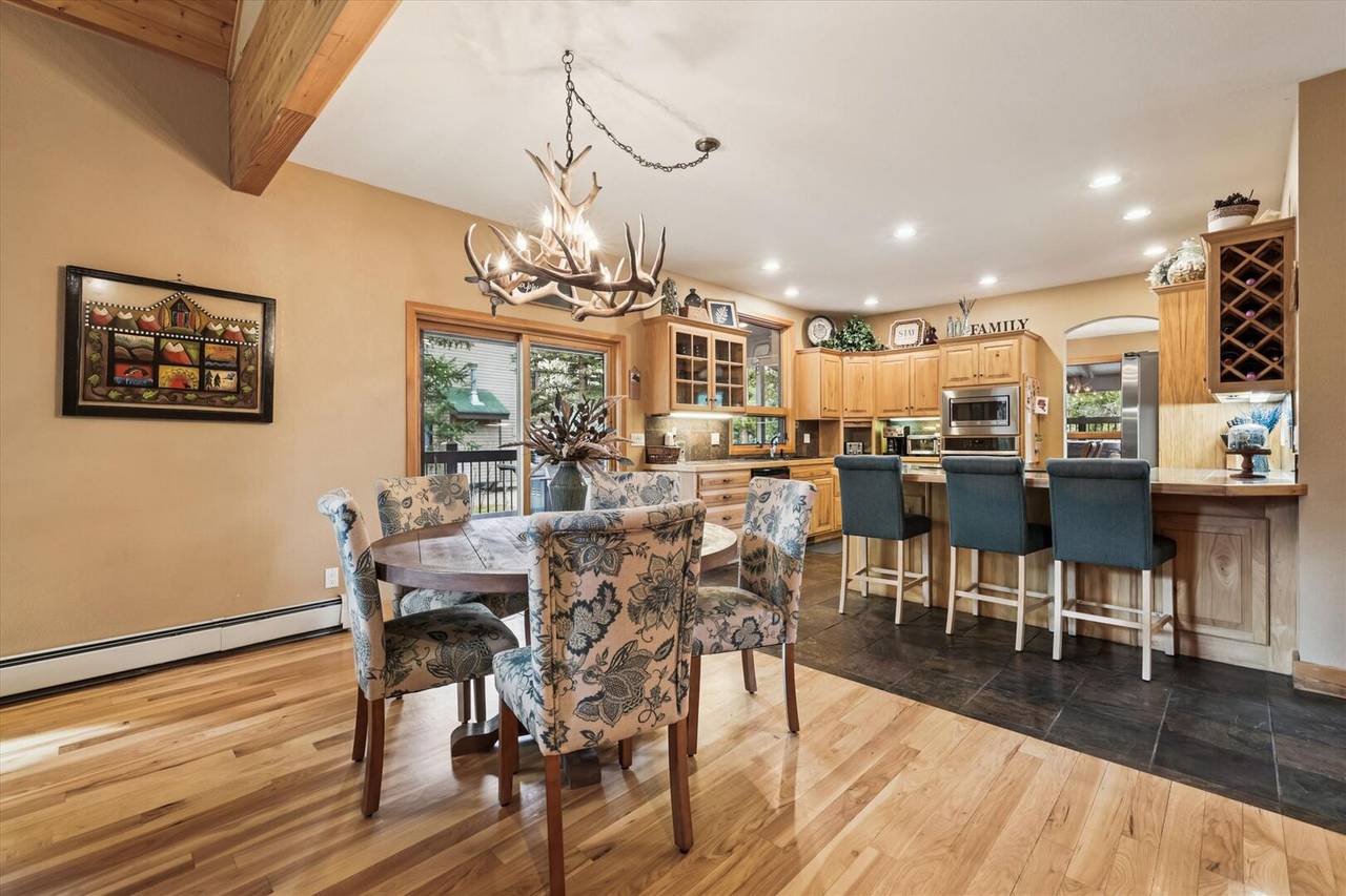 Dining Area - Thin Air Inn - Breckenridge Vacation Rental Dining Area - Thin Air Inn - Breckenridge Vacation Rental