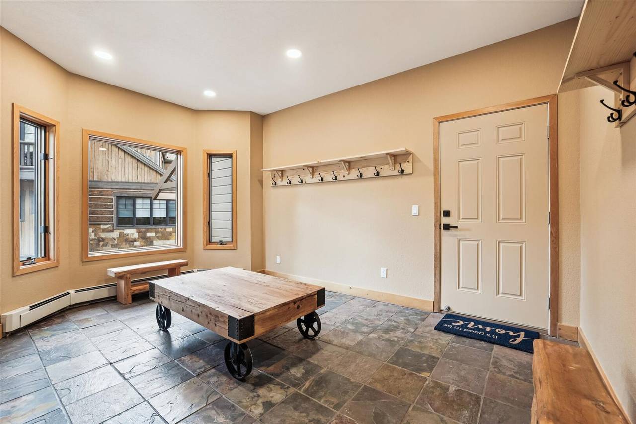 Entry - Thin Air Inn - Breckenridge Vacation Rental Entry - Thin Air Inn - Breckenridge Vacation Rental