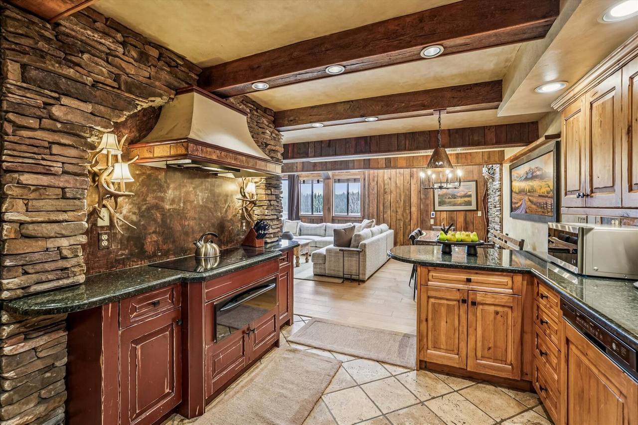 Kitchen - Beaver Run Peak 9 Penthouse - Breckenridge Vacation Rental Kitchen - Beaver Run Peak 9 Penthouse - Breckenridge Vacation Rental