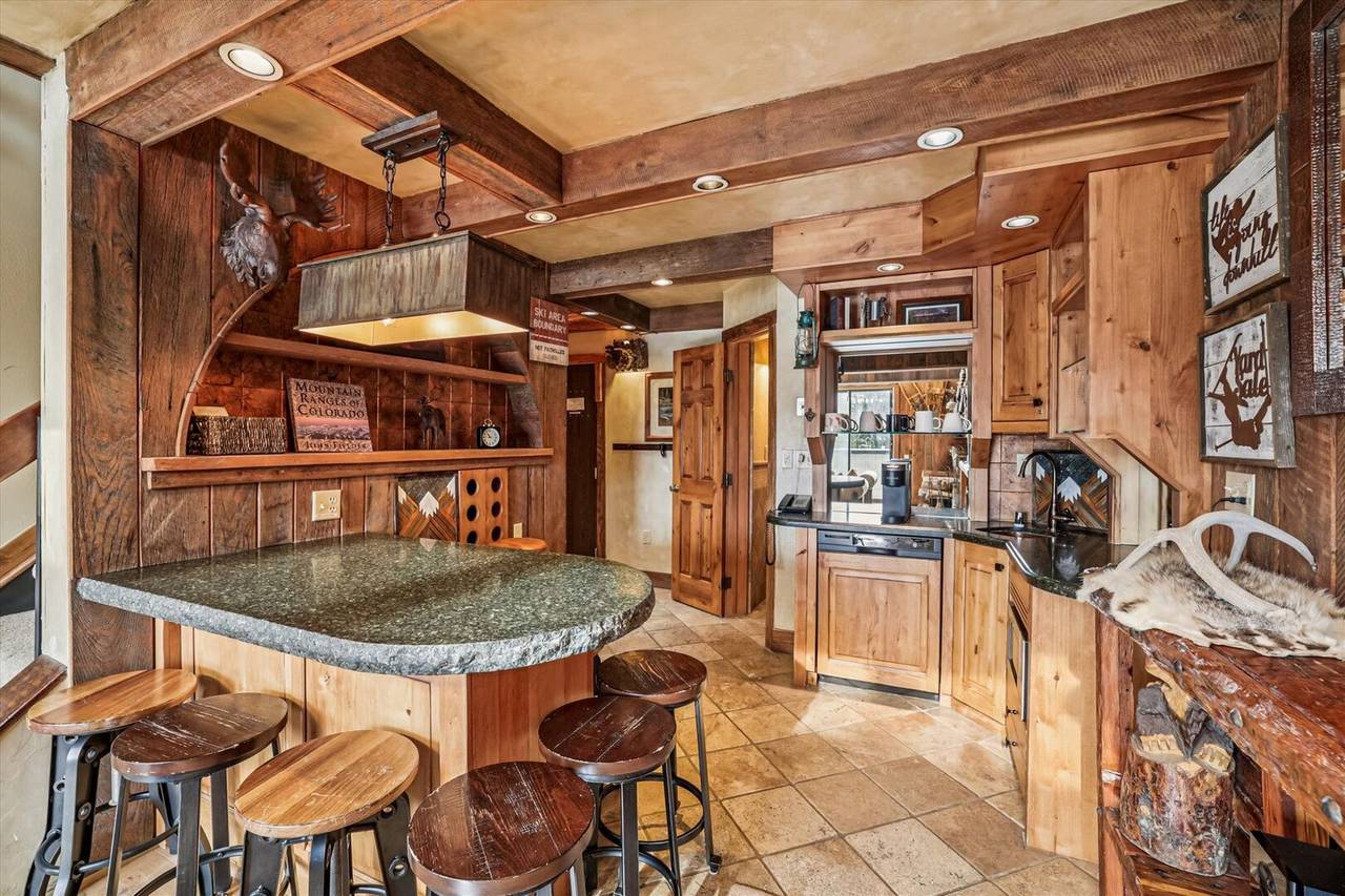 Wet Bar - Beaver Run Peak 9 Penthouse - Breckenridge Vacation Rental Wet Bar - Beaver Run Peak 9 Penthouse - Breckenridge Vacation Rental
