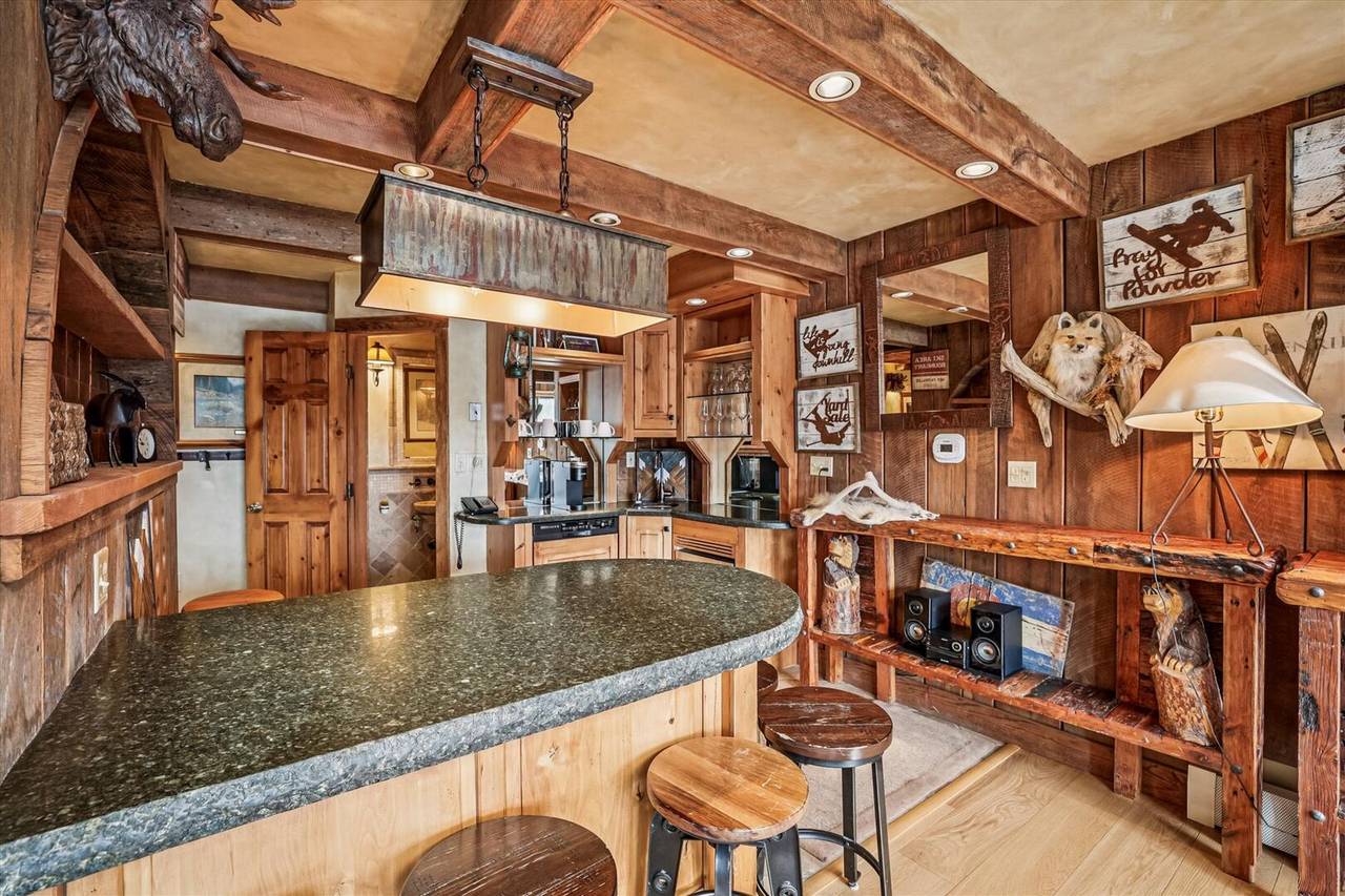 Wet Bar - Beaver Run Peak 9 Penthouse - Breckenridge Vacation Rental Wet Bar - Beaver Run Peak 9 Penthouse - Breckenridge Vacation Rental