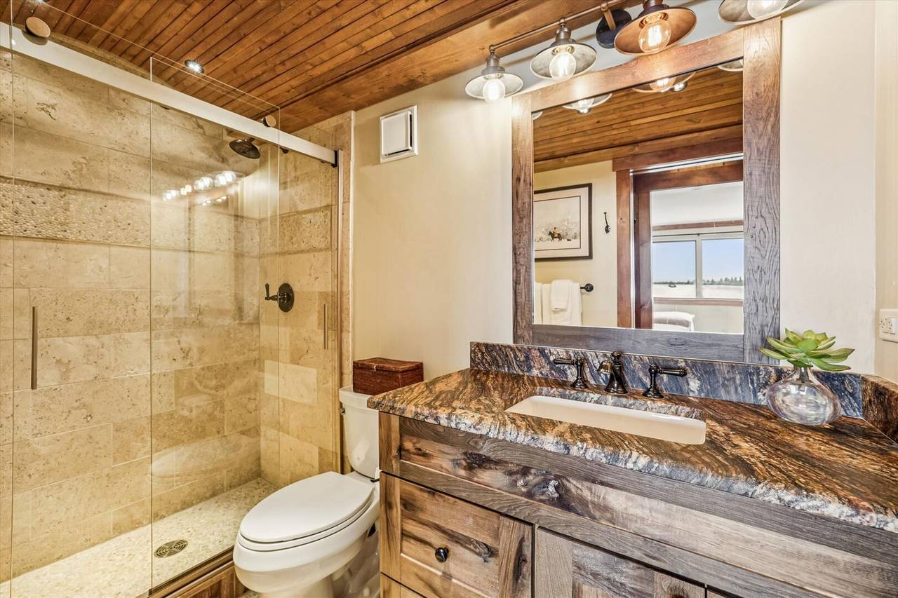 Bathroom - Beaver Run Peak 9 Penthouse - Breckenridge Vacation Rental Bathroom - Beaver Run Peak 9 Penthouse - Breckenridge Vacation Rental