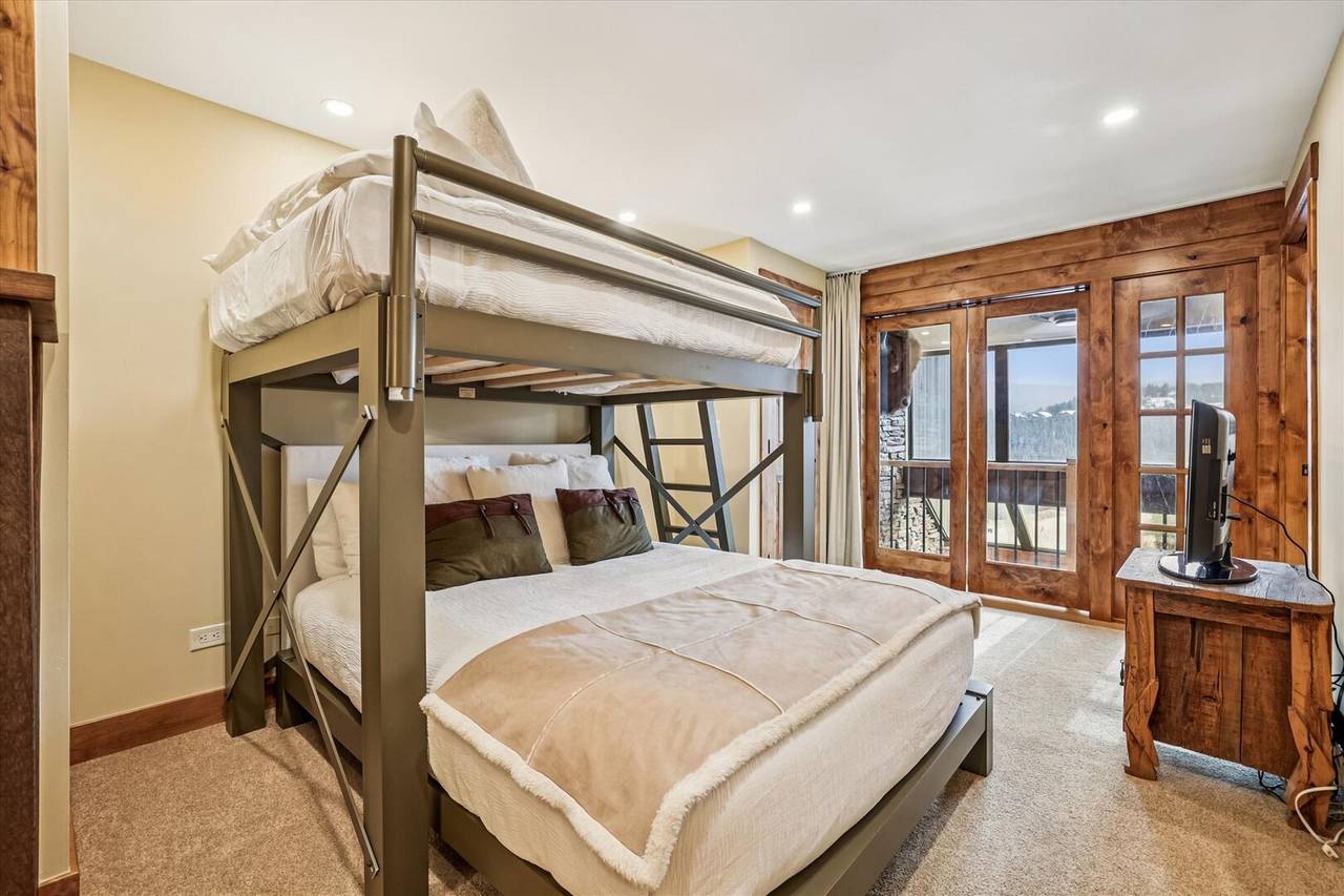 Bedroom - Beaver Run Peak 9 Penthouse - Breckenridge Vacation Rental Bedroom - Beaver Run Peak 9 Penthouse - Breckenridge Vacation Rental