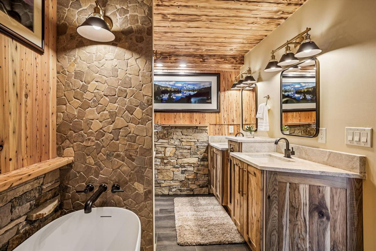 Bathroom - Beaver Run Peak 9 Penthouse - Breckenridge Vacation Rental Bathroom - Beaver Run Peak 9 Penthouse - Breckenridge Vacation Rental