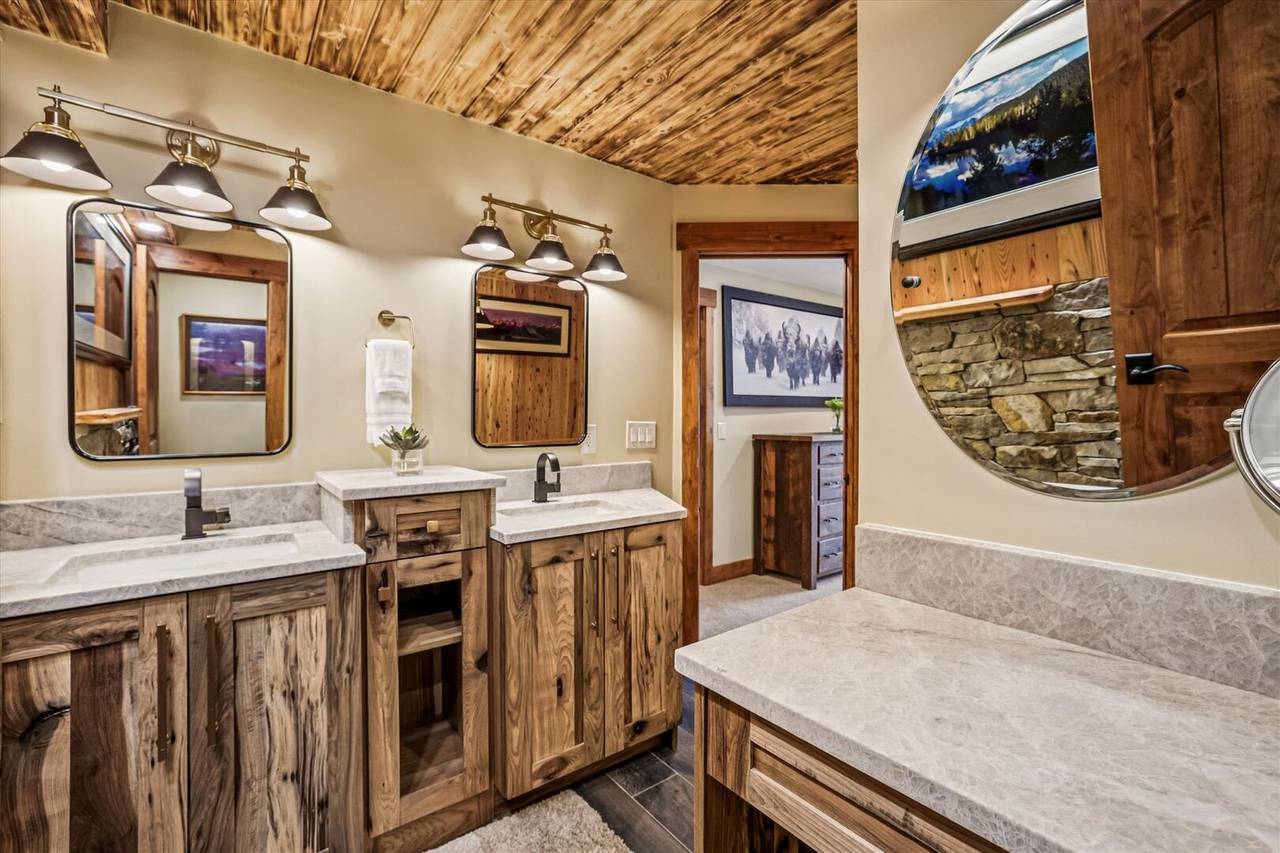 Bathroom - Beaver Run Peak 9 Penthouse - Breckenridge Vacation Rental Bathroom - Beaver Run Peak 9 Penthouse - Breckenridge Vacation Rental