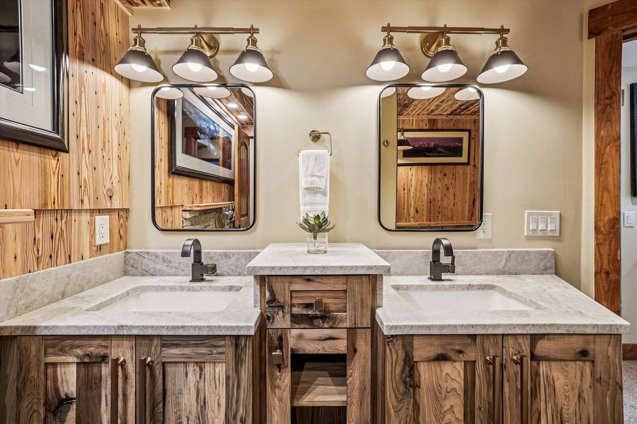 Bathroom - Beaver Run Peak 9 Penthouse - Breckenridge Vacation Rental Bathroom - Beaver Run Peak 9 Penthouse - Breckenridge Vacation Rental