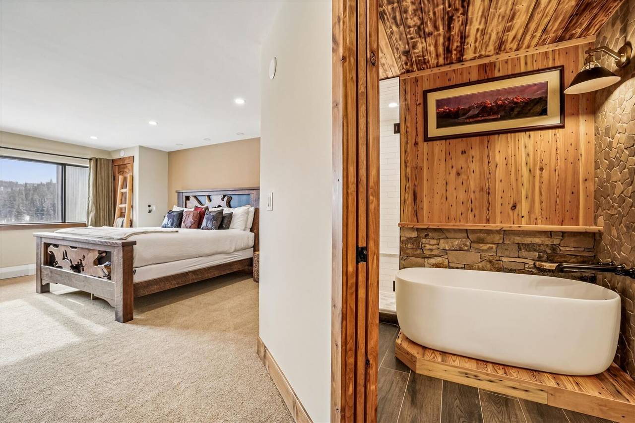 Bedroom - Beaver Run Peak 9 Penthouse - Breckenridge Vacation Rental Bedroom - Beaver Run Peak 9 Penthouse - Breckenridge Vacation Rental