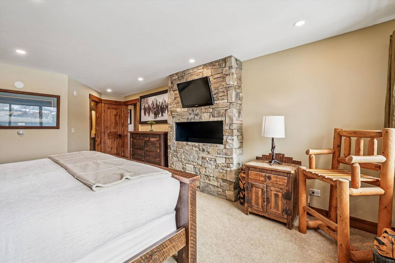 Bedroom - Beaver Run Peak 9 Penthouse - Breckenridge Vacation Rental Bedroom - Beaver Run Peak 9 Penthouse - Breckenridge Vacation Rental