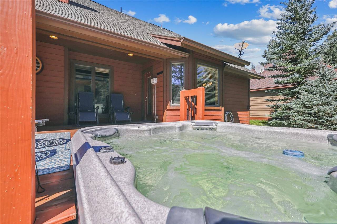 Hot Tub - Legend Lake Lookout - Silverthorne Vacation Rental Hot Tub - Legend Lake Lookout - Silverthorne Vacation Rental