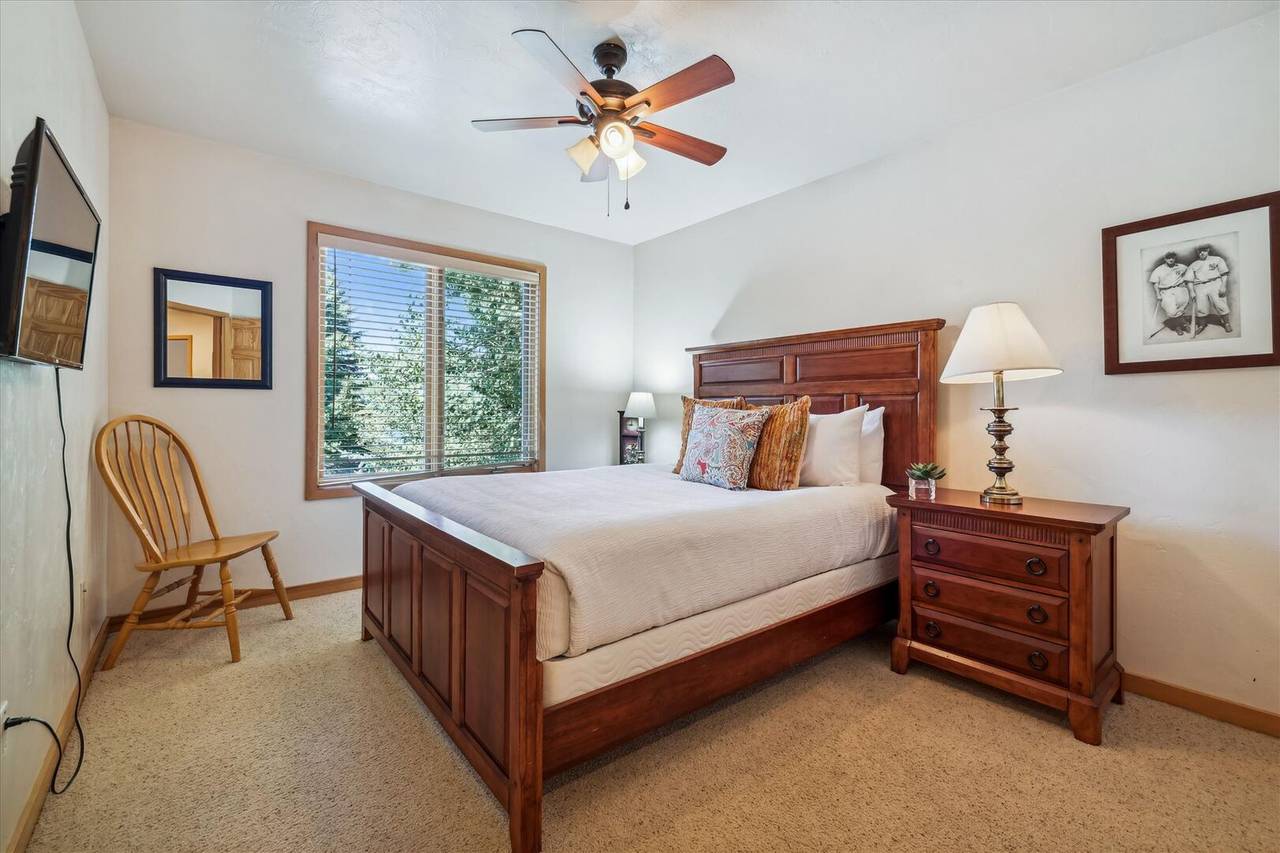 Bedroom - Legend Lake Lookout - Silverthorne Vacation Rental Bedroom - Legend Lake Lookout - Silverthorne Vacation Rental