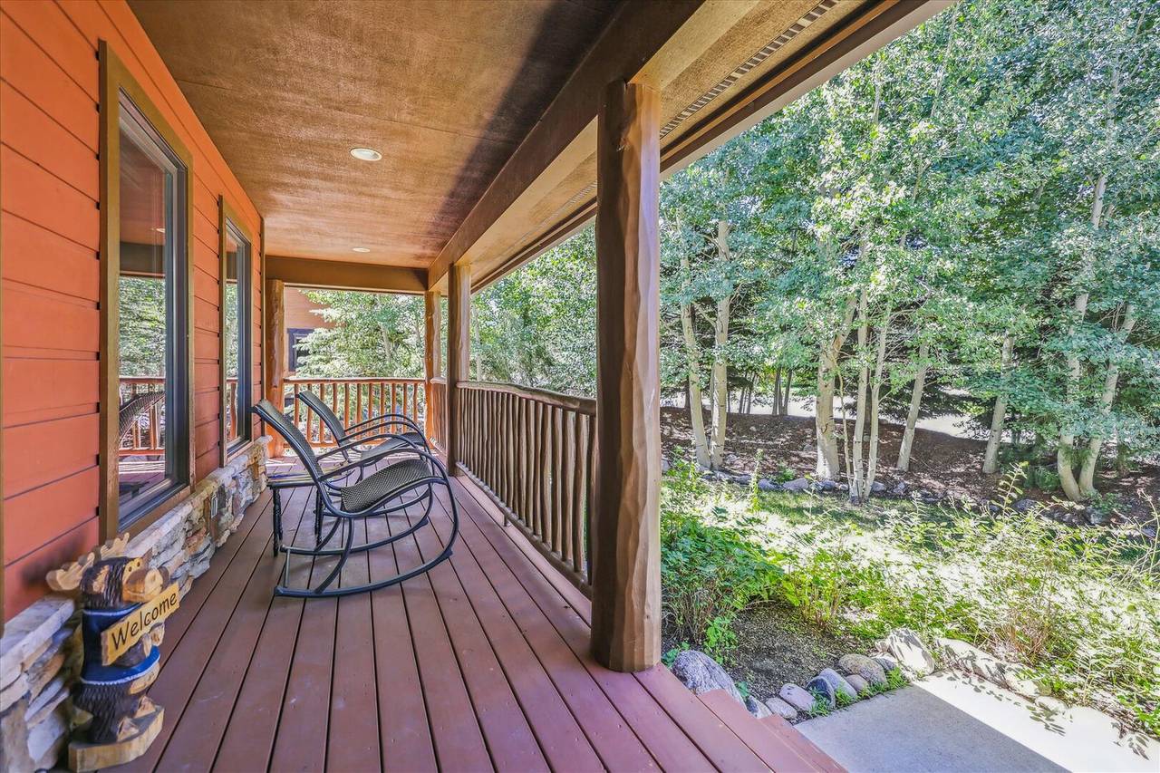 Deck - Legend Lake Lookout - Silverthorne Vacation Rental Deck - Legend Lake Lookout - Silverthorne Vacation Rental