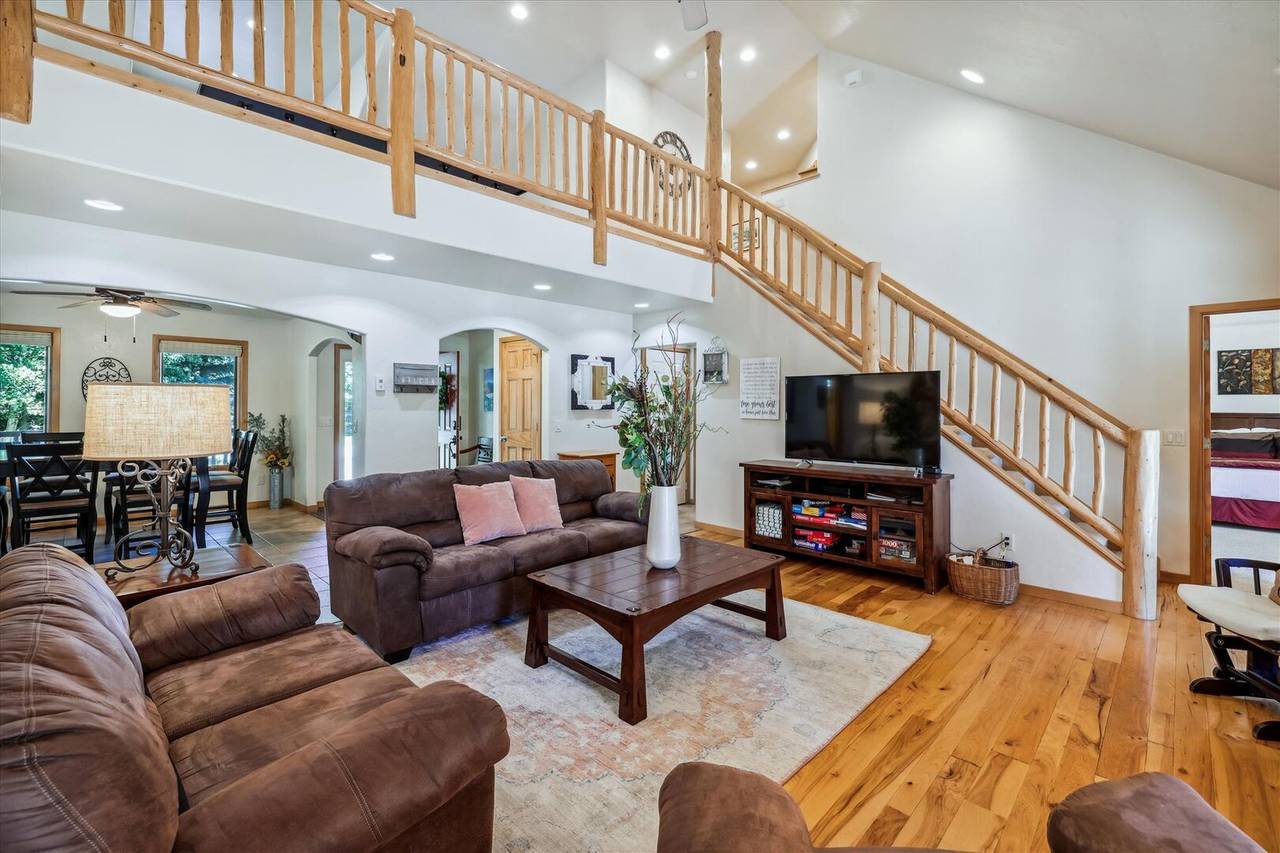 Living Room - Legend Lake Lookout - Silverthorne Vacation Rental Living Room - Legend Lake Lookout - Silverthorne Vacation Rental