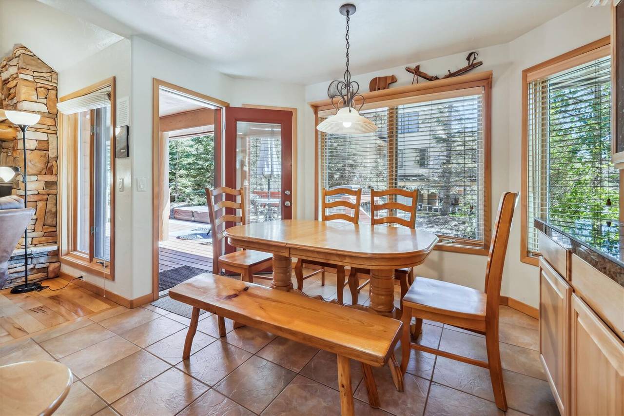Dining Area - Legend Lake Lookout - Silverthorne Vacation Rental Dining Area - Legend Lake Lookout - Silverthorne Vacation Rental
