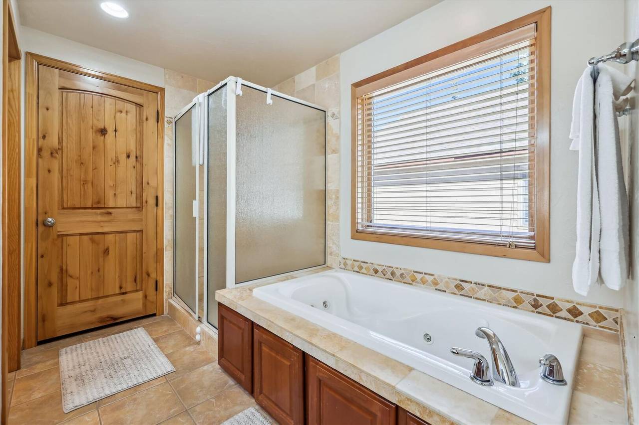 Bathroom - Legend Lake Lookout - Silverthorne Vacation Rental Bathroom - Legend Lake Lookout - Silverthorne Vacation Rental