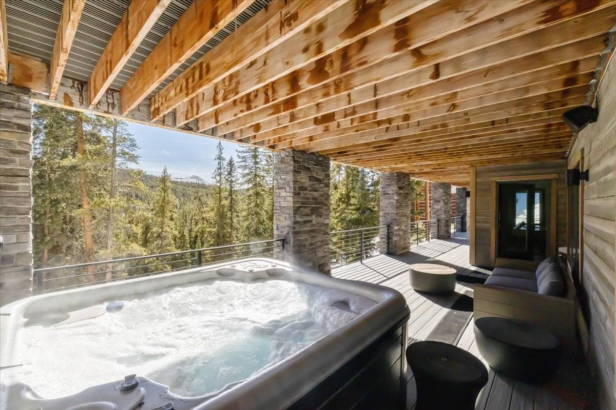 Hot Tub - Golden Fox House - Breckenridge Vacation Rental Hot Tub - Golden Fox House - Breckenridge Vacation Rental