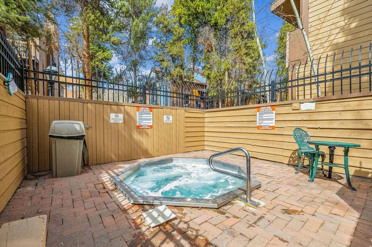 Hot Tub - Sundowner II 201 - Breckenridge Vacation Rental Hot Tub - Sundowner II 201 - Breckenridge Vacation Rental