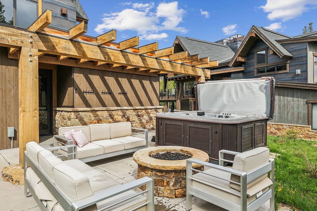 Hot Tub/Patio - Chateau Breck - Breckenridge Vacation Rental Hot Tub/Patio - Chateau Breck - Breckenridge Vacation Rental