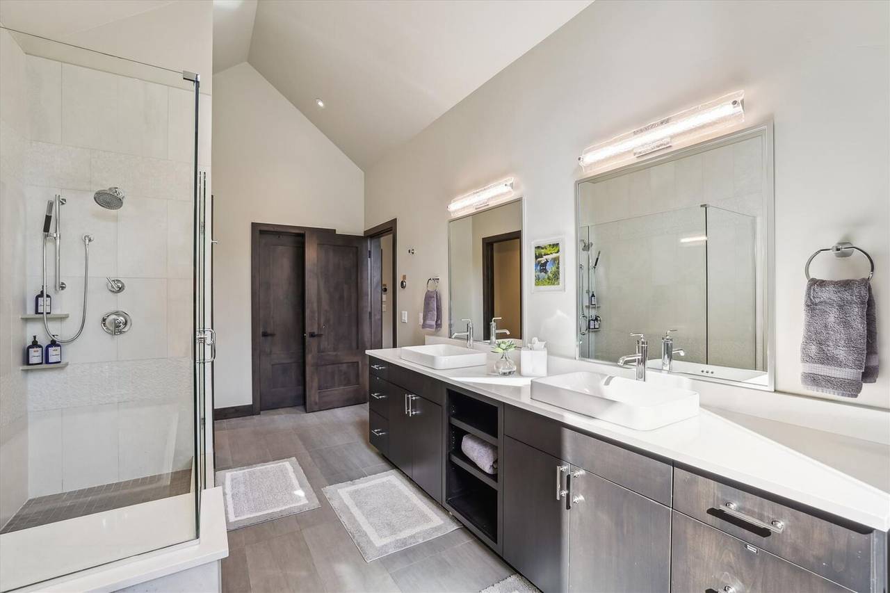 Primary Bathroom - Chateau Breck - Breckenridge Vacation Rental Primary Bathroom - Chateau Breck - Breckenridge Vacation Rental