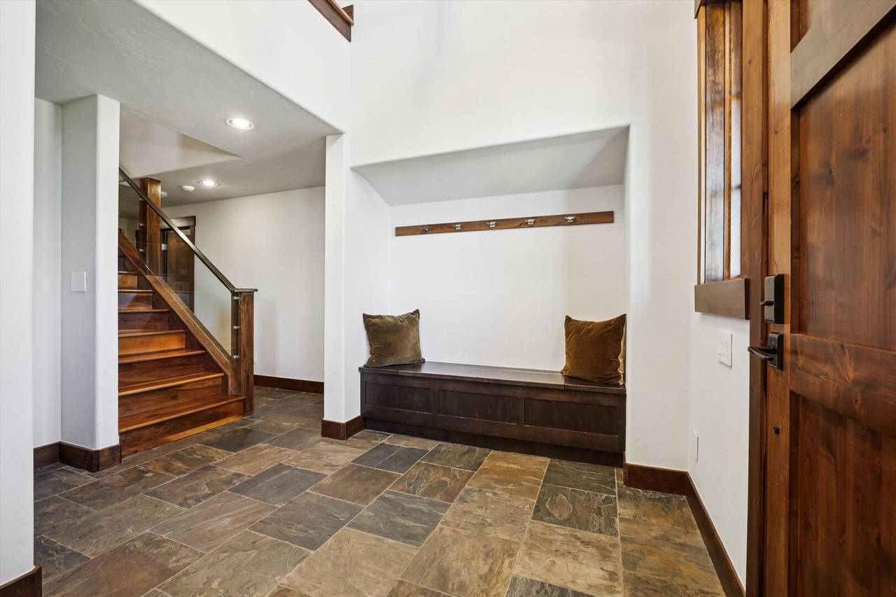 Entry - Elevated Escape - Breckenridge Vacation Rental Entry - Elevated Escape - Breckenridge Vacation Rental