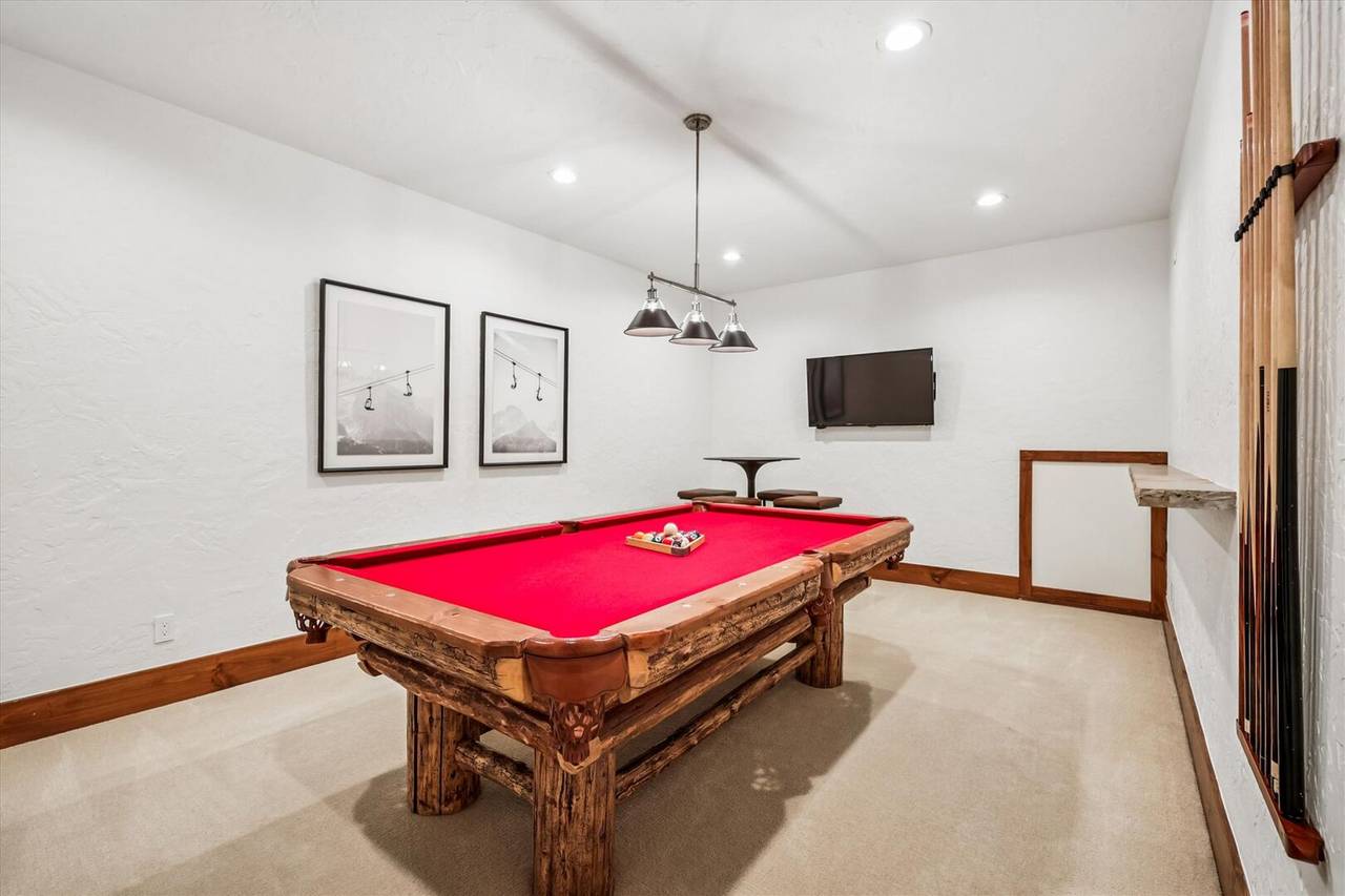 Pool Table - Ski Inn - Breckenridge Vacation Rental Pool Table - Ski Inn - Breckenridge Vacation Rental