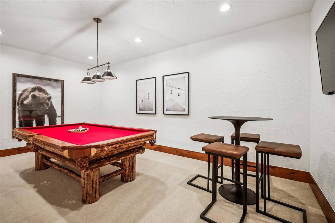 Pool Table - Ski Inn - Breckenridge Vacation Rental Pool Table - Ski Inn - Breckenridge Vacation Rental