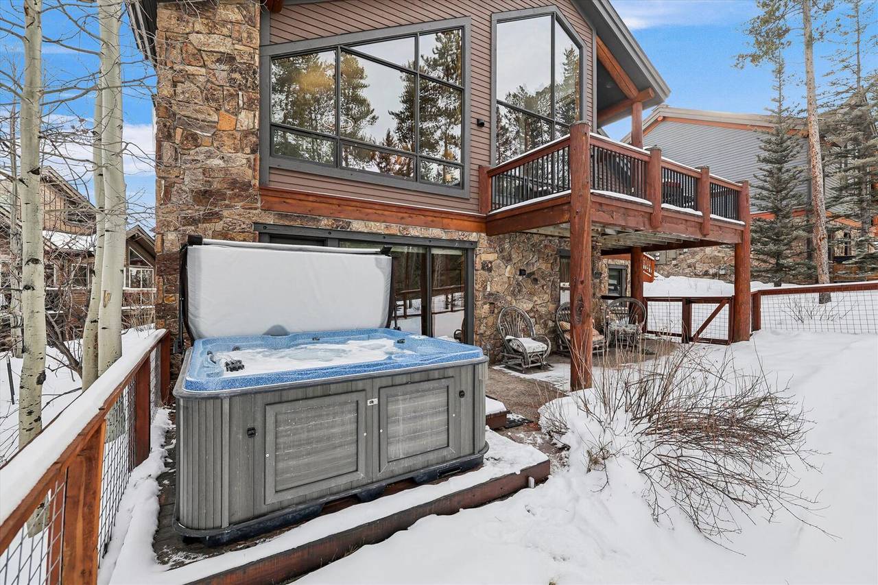 Hot Tub - Ski Inn - Breckenridge Vacation Rental Hot Tub - Ski Inn - Breckenridge Vacation Rental