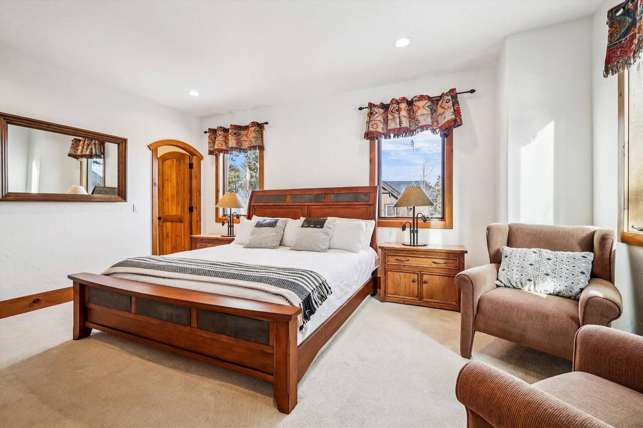 Bedroom - Ski Inn - Breckenridge Vacation Rental Bedroom - Ski Inn - Breckenridge Vacation Rental