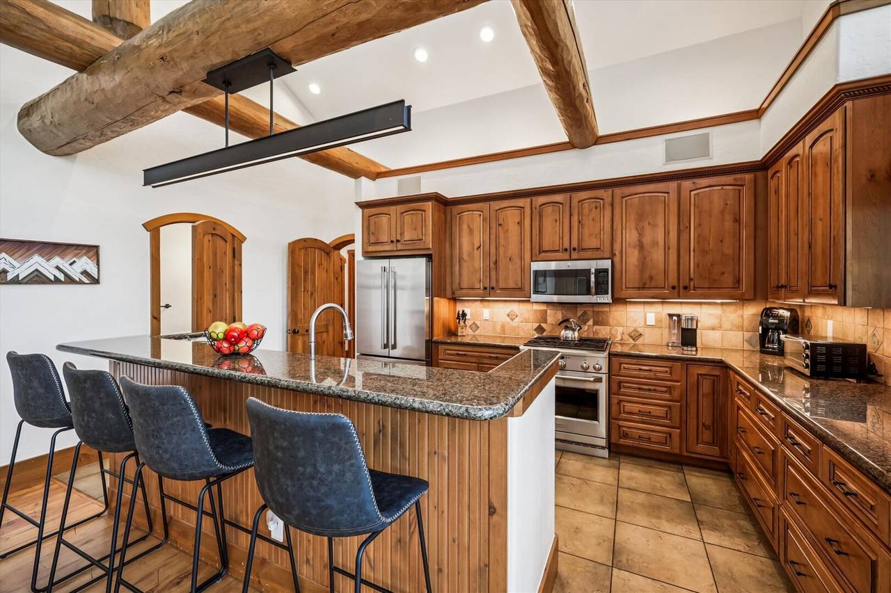 Kitchen - Ski Inn - Breckenridge Vacation Rental Kitchen - Ski Inn - Breckenridge Vacation Rental