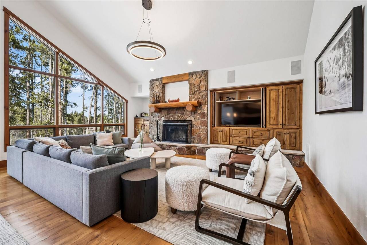 Living Area - Ski Inn - Breckenridge Vacation Rental Living Area - Ski Inn - Breckenridge Vacation Rental